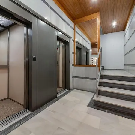 Hola Amigo's Playa Locos